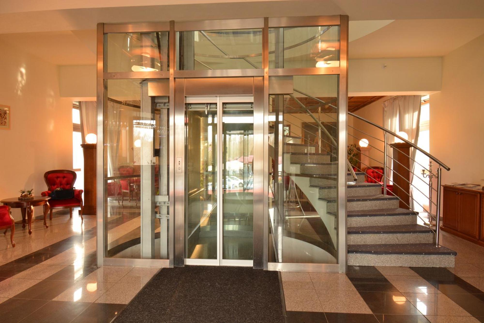 Hotel Hradna Brana Bratislava Extérieur photo